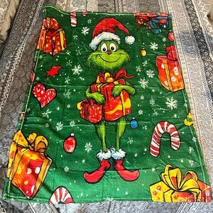 Super soft Grinch Christmas blanket